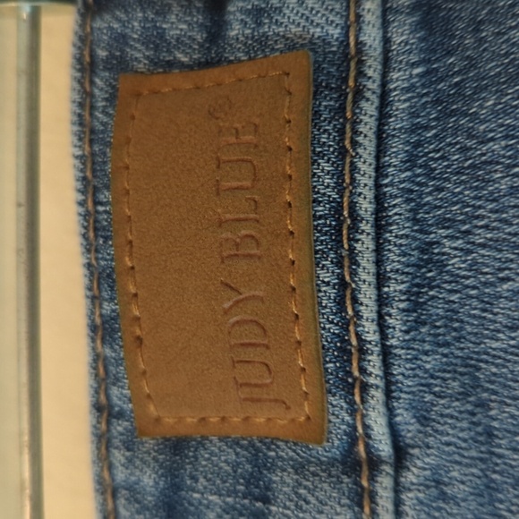 Judy Blue Hi-Waisted Embroidered Pocket Relaxed Fit 7/28 - Picture 13 of 16